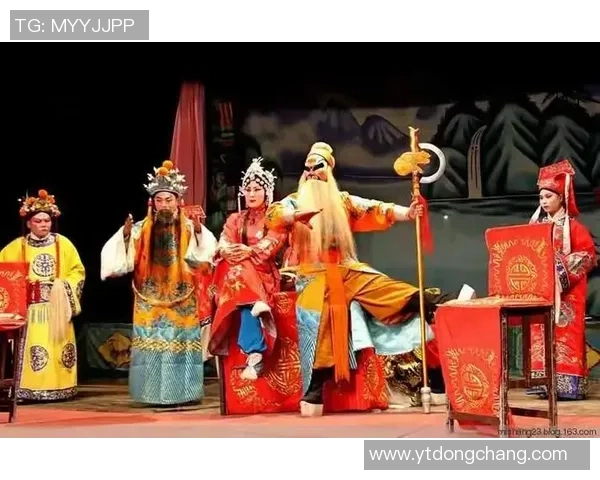 足球明星背后的戏剧人生与场上风采的精彩交织