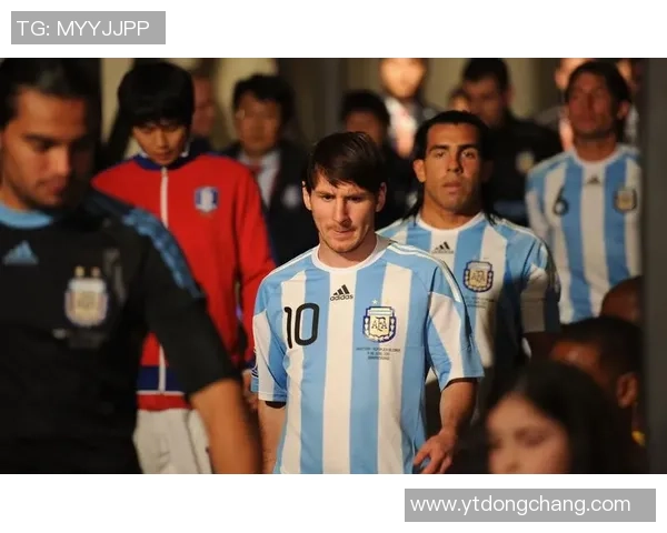 韩国足球明星精彩瞬间挂图展示与球迷互动的完美结合