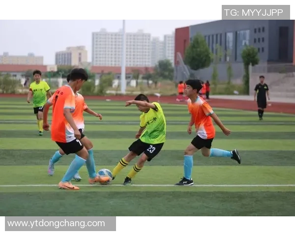 国家培养的足球明星如何影响青少年体育发展与国家形象提升